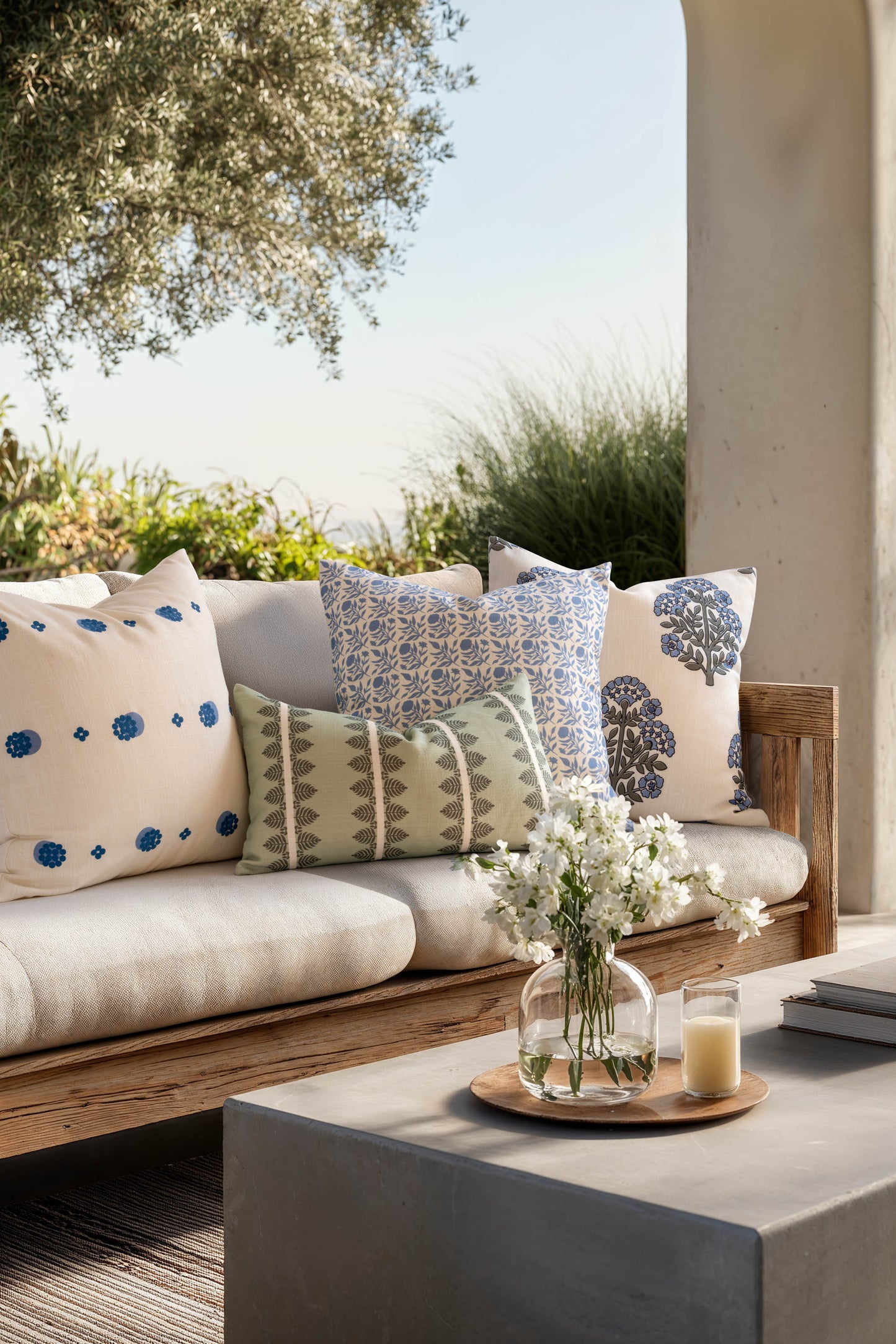 Avalora Indoor Outdoor Throw Pillow Cover, Block Print Hydrangea Flowers, Light Blue, 20"x20"