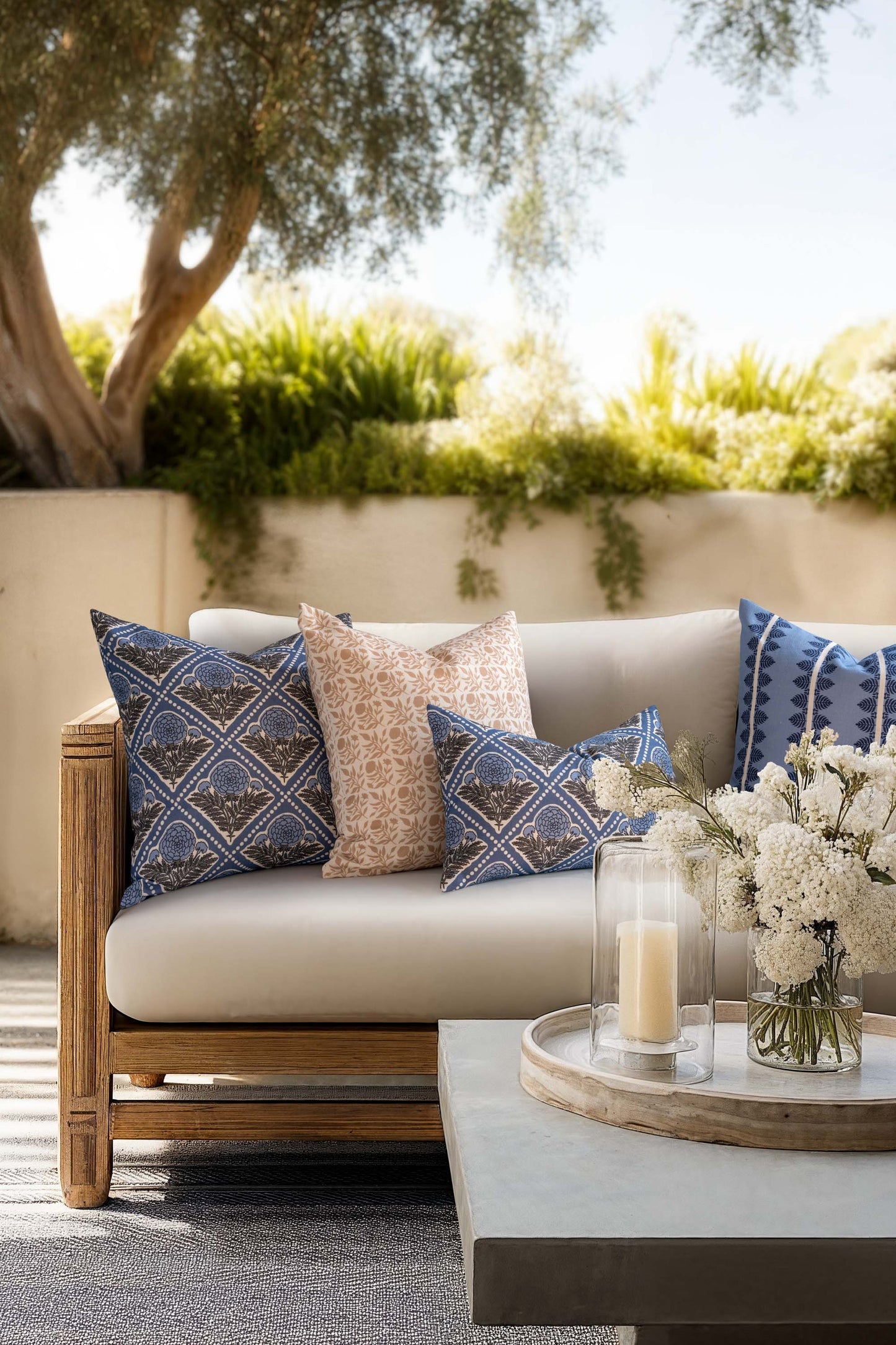 Vernaye Indoor Outdoor Throw Pillow Cover, Leaves Stripes, Dark Navy Blue, 20"x20"